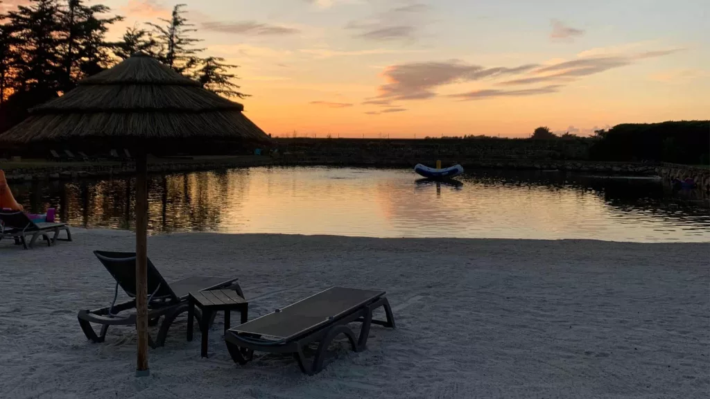 coucher de soleil plage camping paradis